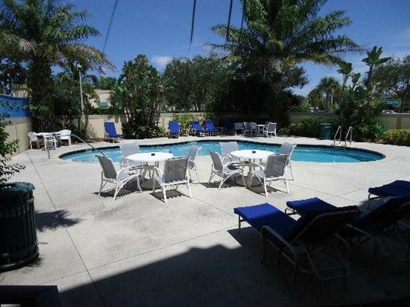 Holiday Inn Express Boca Raton - West By Ihg Exterior photo